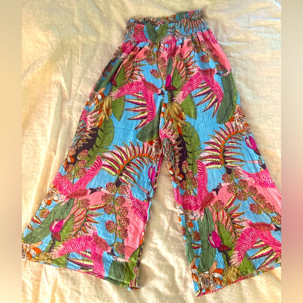 Capri pants with colorful animal print sz S/M